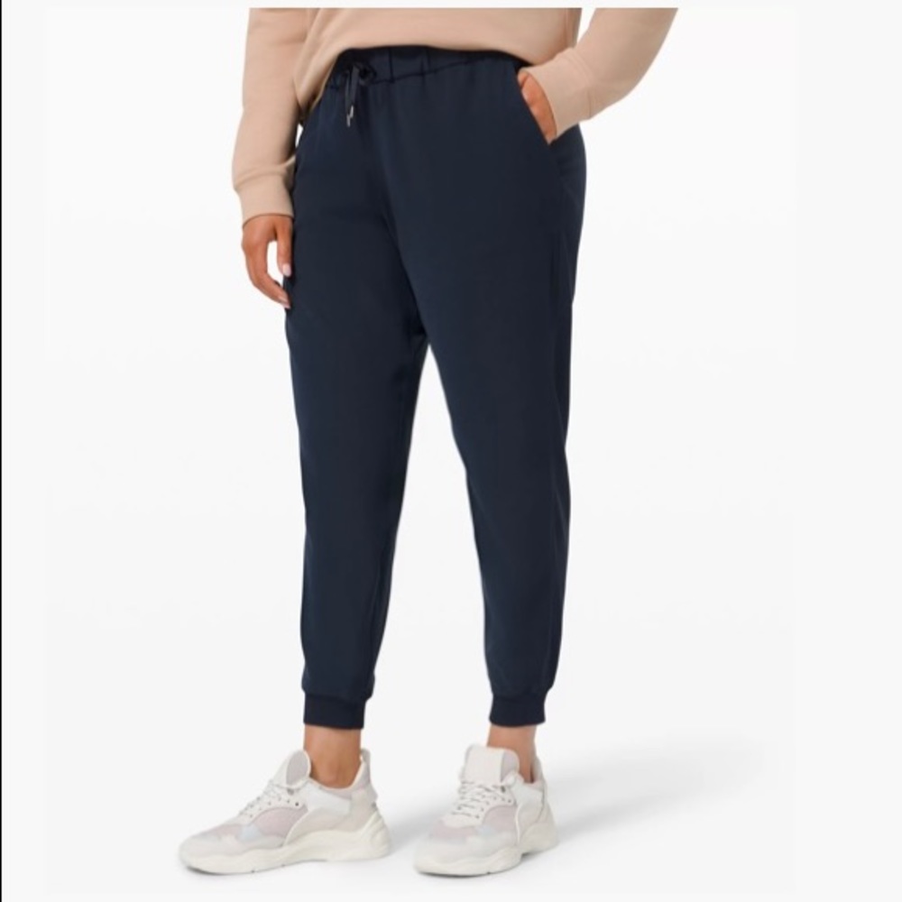 Lululemon on the fly 28” jogger woven